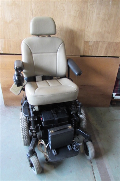 PRONTO R2 ELECTRIC WHEELCHAIR - NEEDS BATTERIES