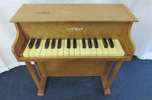 VINTAGE CHILDS MINIATURE JAYMAR PIANO