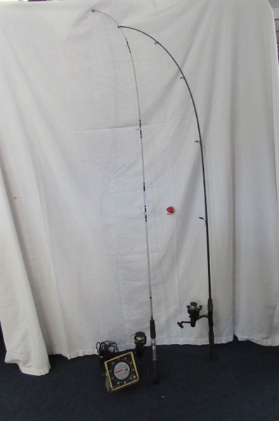 RAY JEFFERSON DEPTH FINDER & 2 FISHING POLES WITH REELS