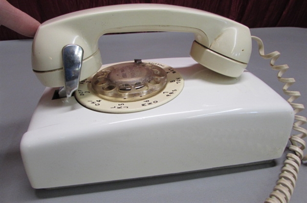 ROTARY DIAL PHONE