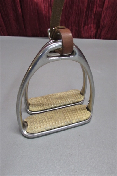 ENGLISH RIDING STIRRUPS, SPURS AND PADS *BENEFITS STABLE HANDS*