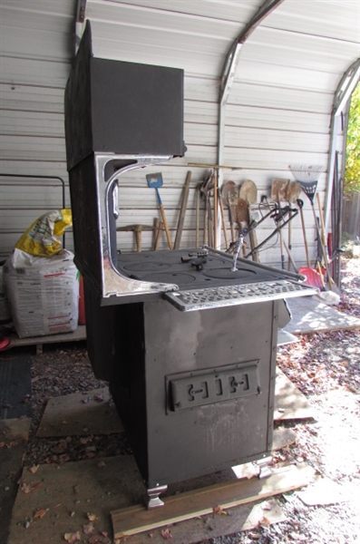 LATE 1800'S ANTIQUE WOOD/COAL BURNING COOK STOVE **OFF-SITE**RESERVE HAS BEEN MET**