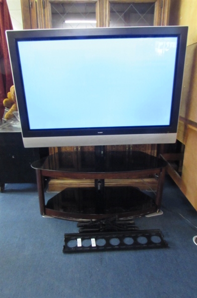 MAXENT 50 FLAT SCREEN TV WITH STAND AND WALL MOUNT