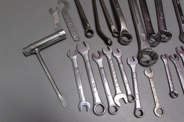 WRENCHES AND SCREWDRIVERS