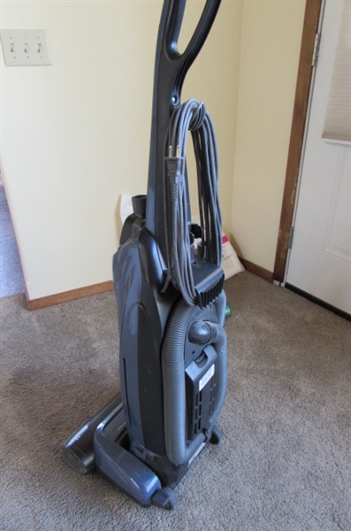 KENMORE VACUUM WITH SMALLER VACUUM