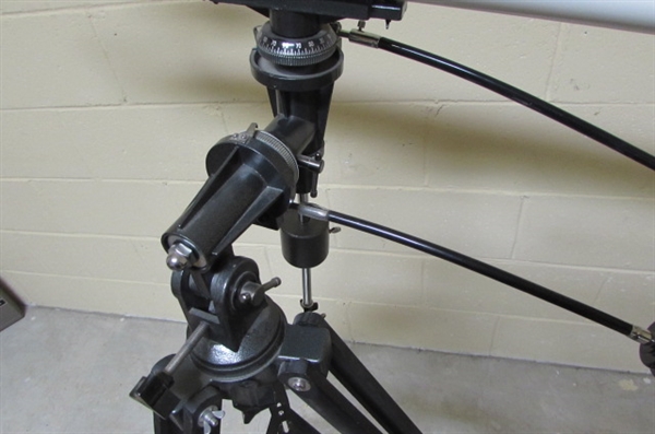 MEADE TELESCOPE AND STAND