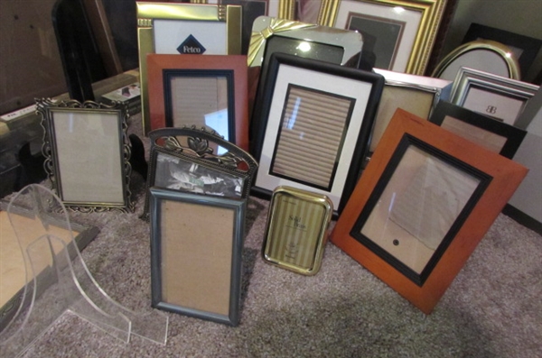 PICTURE FRAME ASSORTMENT
