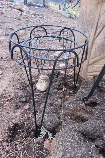LARGE TERRA COTTA PLANTER & 4 SMALL METAL PLANT STANDS
