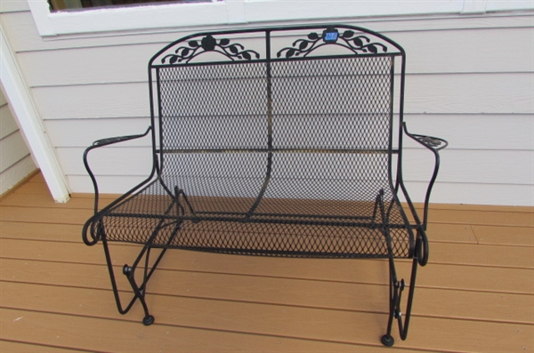 METAL PATIO GLIDER