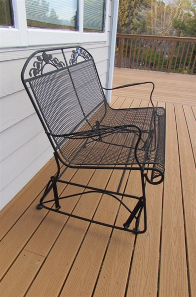 METAL PATIO GLIDER