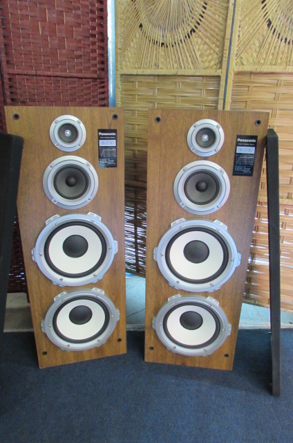 Lot Detail - SANYO AND PANASONIC VINTAGE TOWER SPEAKERS