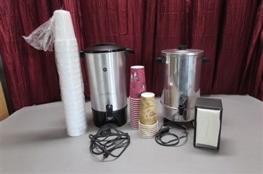 GE & WEST BEND COFFEE MAKER/DISPENSERS, TO GO CUPS & A NAPKIN DISPENSER
