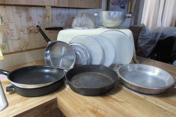 FRYING PANS, GUARDIAN SERVICE PAN, WAGNER WARE, SPLATTER GUARDS & STRAINERS