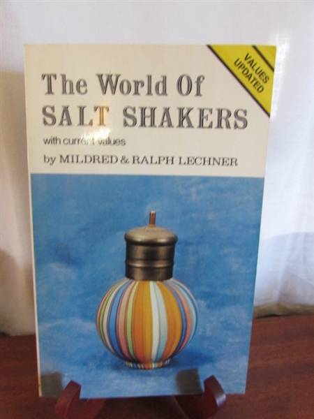 WORLD OF SALT SHAKERS' BOOK & SALT & PEPPER SHAKERS