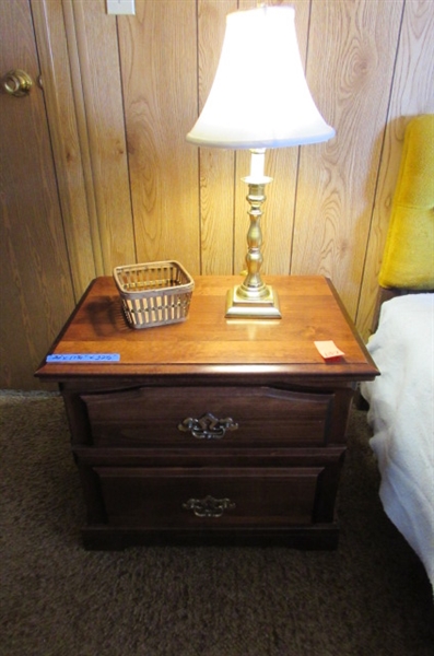 2-DRAWER NIGHTSTAND-MATCHES DRESSER IN LOT #136