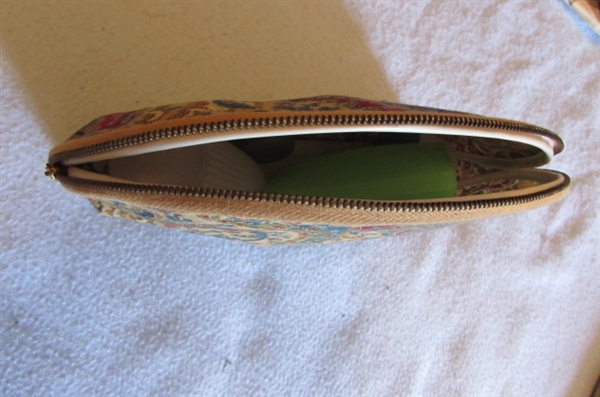 VINTAGE & NEWER PURSES AND TOILETRY BAGS