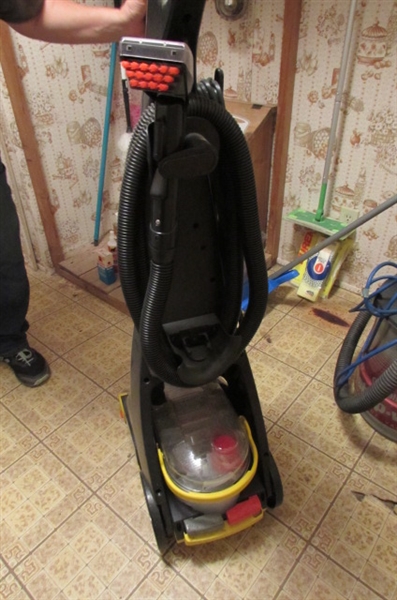 LIKE NEW BISSELL SHAMPOOER, SHOP VAC, FLOOR VAC & CLEANING SUPPLIES