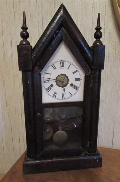 ANTIQUE MANTLE CLOCK WITH KEY