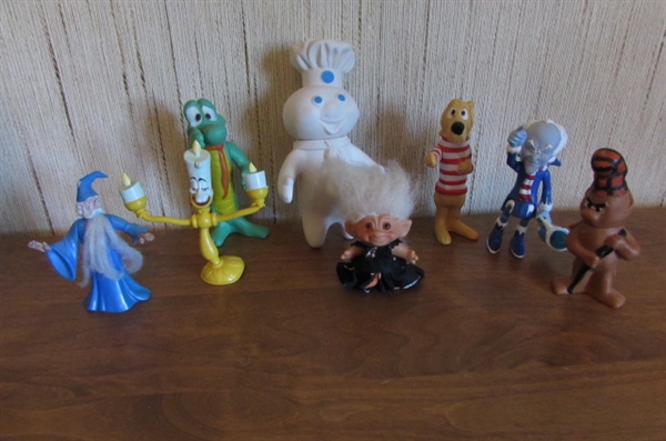 VINTAGE COLLECTION OF SMALL WIND-UP TOYS, DISNEY TOYS, STACKING MICKEY MOUSE & MORE