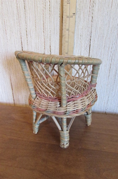 VINTAGE/ANTIQUE DOLL BUGGY FOR PARTS OR REPAIR & SMALL BABY BUGGY