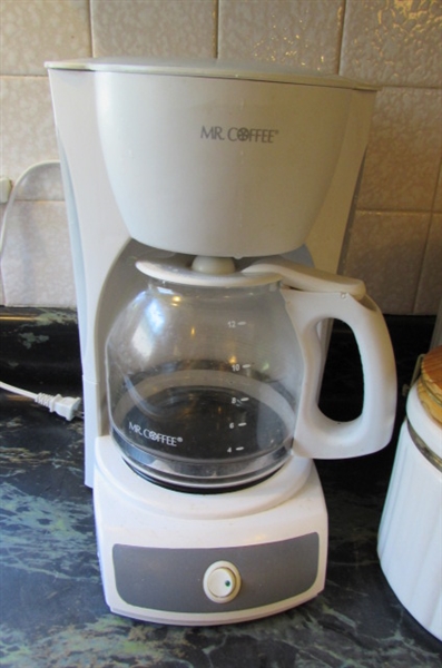 KITCHEN ESSENTIALS - MR. COFFEE, TOASTER & MORE