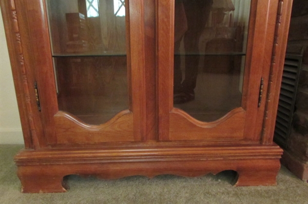 BEAUTIFUL DOUBLE DOOR CHINA CABINET