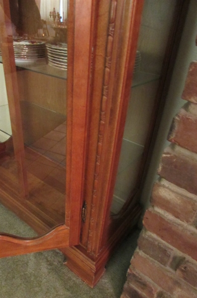 BEAUTIFUL DOUBLE DOOR CHINA CABINET