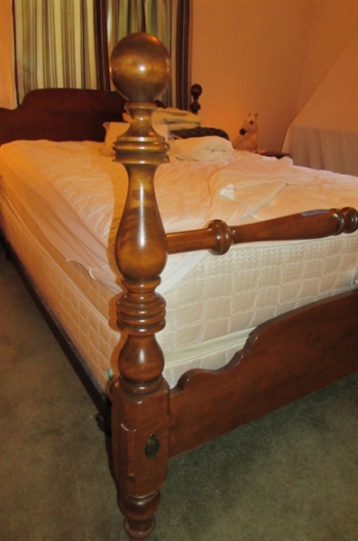 QUEEN BED WITH HEAD & FOOTBOARD WITH MATTRESS & BEDDING