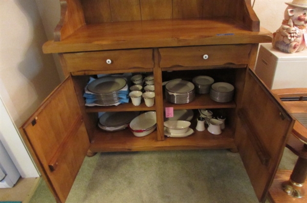 STUNNING SOLID MAPLE HUTCH WITH BOTTOM STORAGE - MATCHES 'BAR' HUTCH IN LOT #46