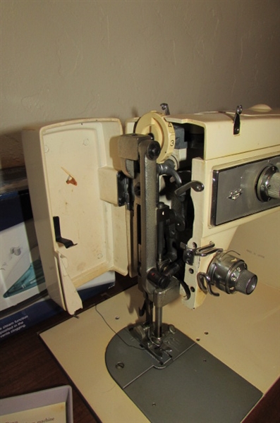 VERY NICE VINTAGE KENMORE 'MODEL 90' SEWING MACHINE IN WOOD CABINET WITH ACCESSORIES