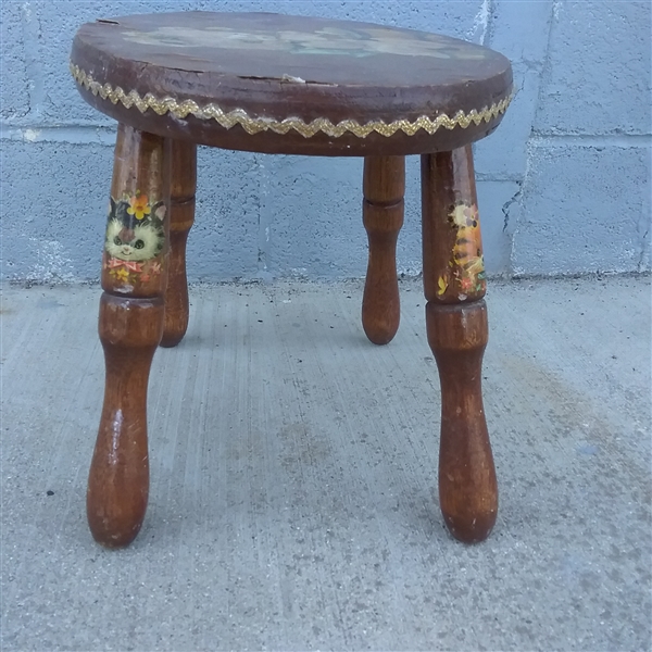 VINTAGE CHILD'S STOOL