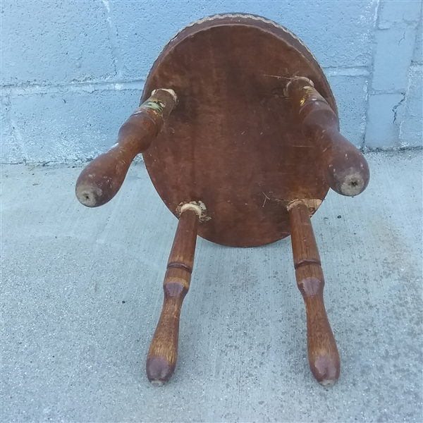 VINTAGE CHILD'S STOOL