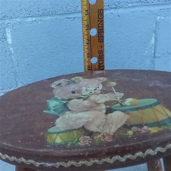 VINTAGE CHILD'S STOOL