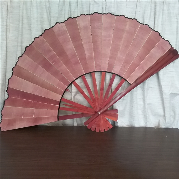 LARGE DECORATIVE FAN