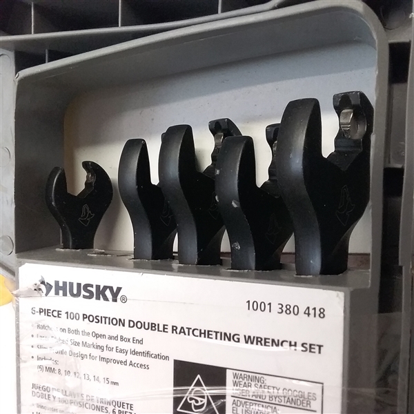 HUSKY 5 PIECE 100 POSITION DOUBLE RATCHETING WRENCH SET