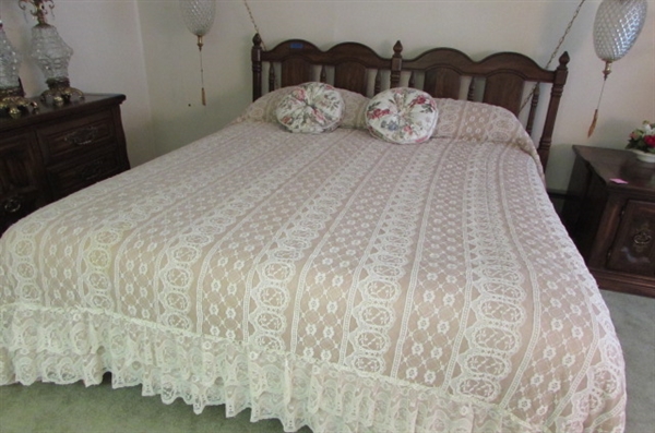 KING BED SET WITH HEADBOARD/MATTRESS/BOXSPRINGS & BEDDING