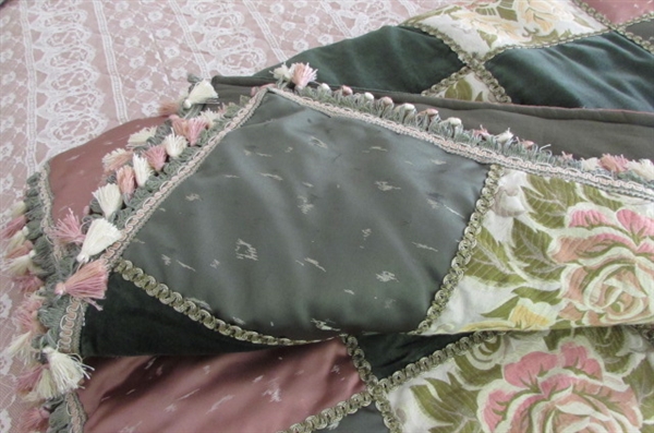 ELEGANT KING QUILTED COMFORTER, VINTAGE BEDSPREAD & CROCHETED THROW