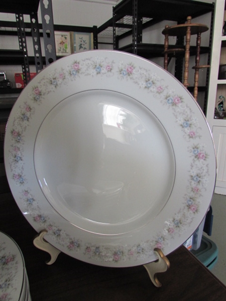 SET OF ROSEMARY CHINA