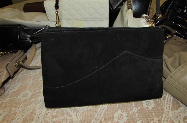 LARGE ASSORTMENT OF LADIES PURSES, HANDBAGS & CLUTCHES - VINTAGE TO MODERN