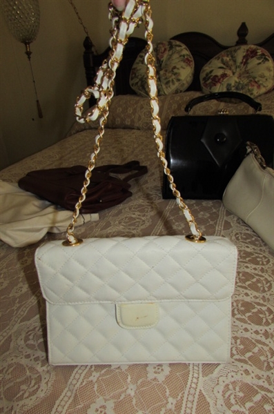 LARGE ASSORTMENT OF LADIES PURSES, HANDBAGS & CLUTCHES - VINTAGE TO MODERN