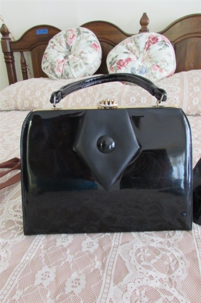 LARGE ASSORTMENT OF LADIES PURSES, HANDBAGS & CLUTCHES - VINTAGE TO MODERN