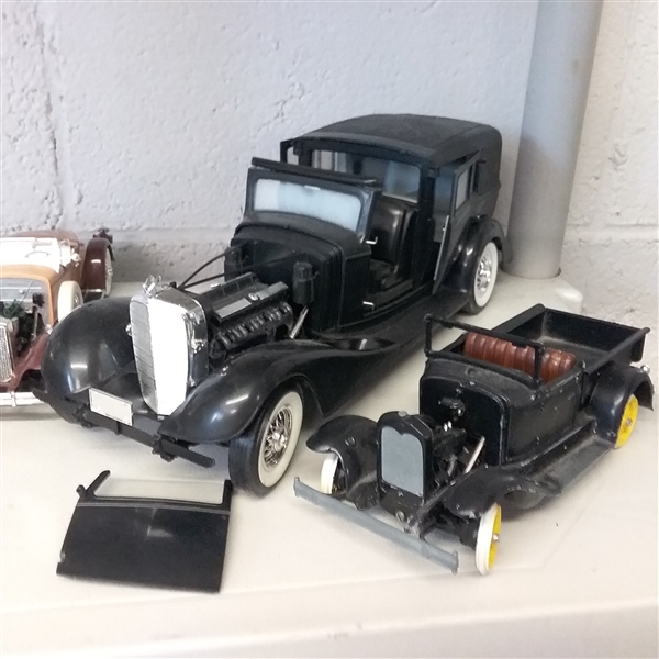 VINTAGE LOOKING METAL CARS, MODELS, AND PIECES IN KITS