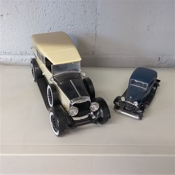 VINTAGE LOOKING METAL CARS, MODELS, AND PIECES IN KITS