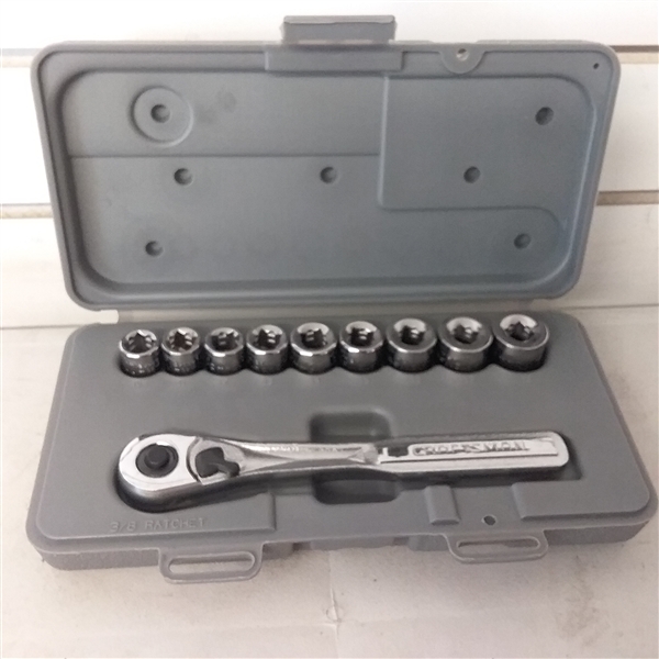 CRAFTSMAN 10 PC SOCKET WRENCH SET & 8 PC WRENCH SET 