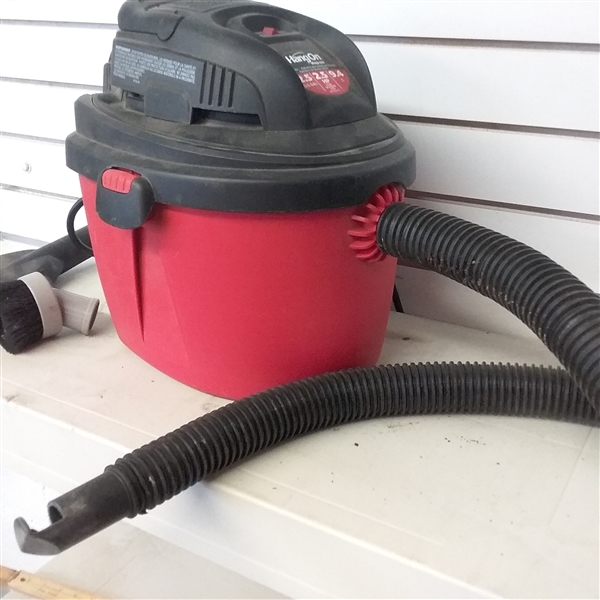 2.5 GALLON SHOP VAC