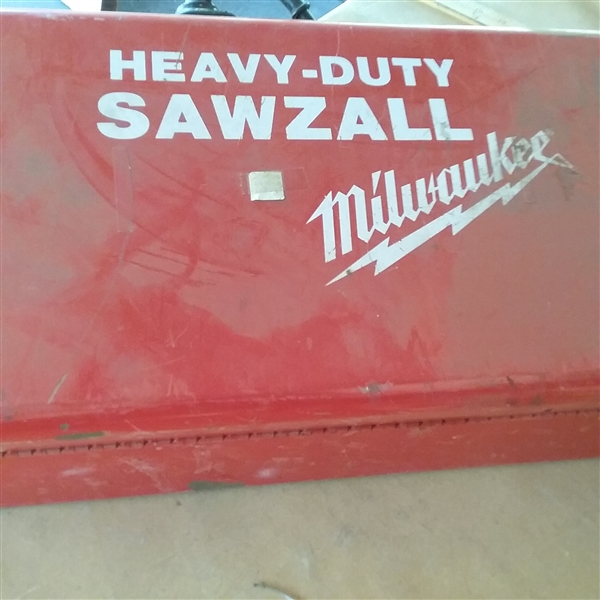 MILWAUKEE SAWZALL IN CASE AND BLACK & DECKER 3/4 DRILL