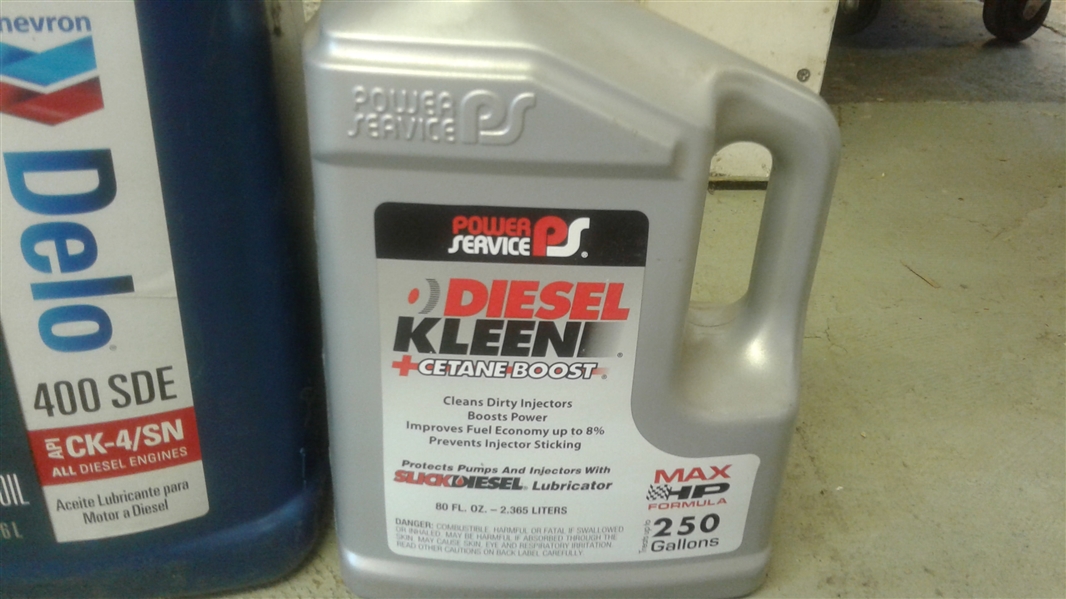 DELO 400LE 15W-40 AND DIESEL CLEAN CETANE BOOST