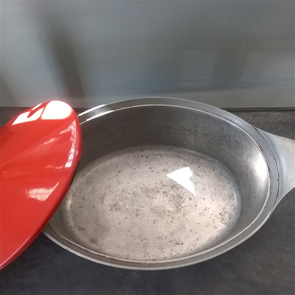 ALUMINUM ROASTING PAN,  ENAMELED PANS AND VINTAGE METAL BOWL