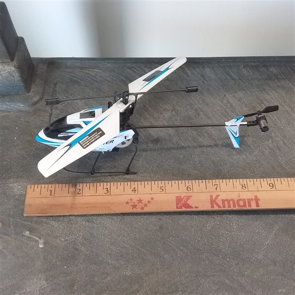 REMOTE CONTROL HELOCOPTERS FOR PARTS OR REPAIR