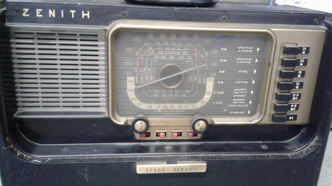 VINTAGE ZENITH SUPER TRANS-OCEANIC PORTABLE WEATHER RADIO